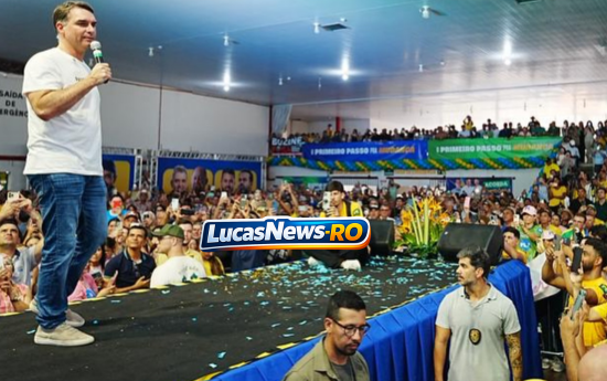 Flávio Bolsonaro em Ji-Paraná durante evento político do PL em Rondônia